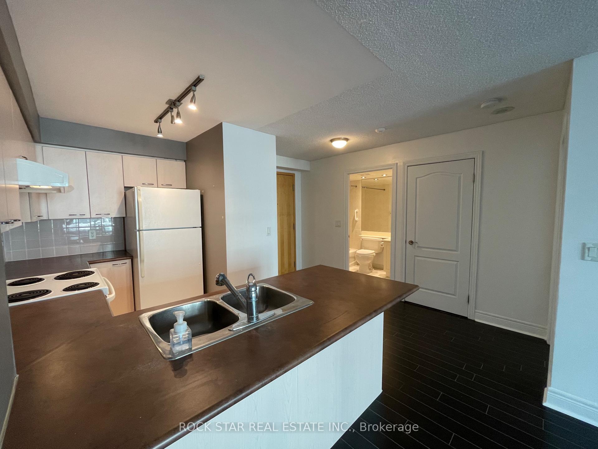 Photo 3 of Unit 515, 48 Suncrest Boulevard, Markham, Commerce Valley — HOMEH