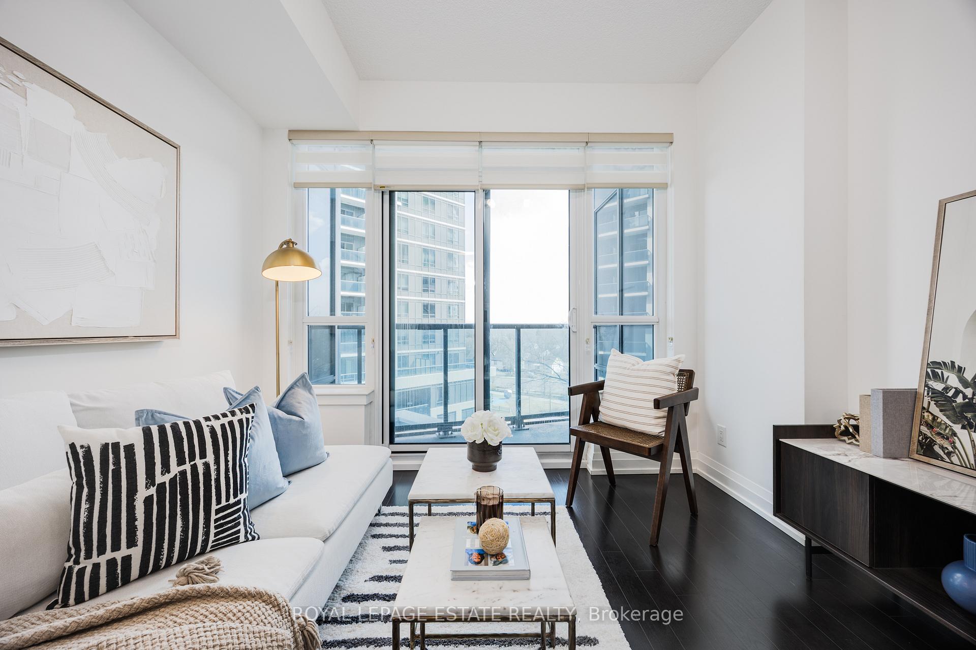 Photo 5 of Unit 439, 7171 Yonge Street, Markham, Thornhill — HOMEH
