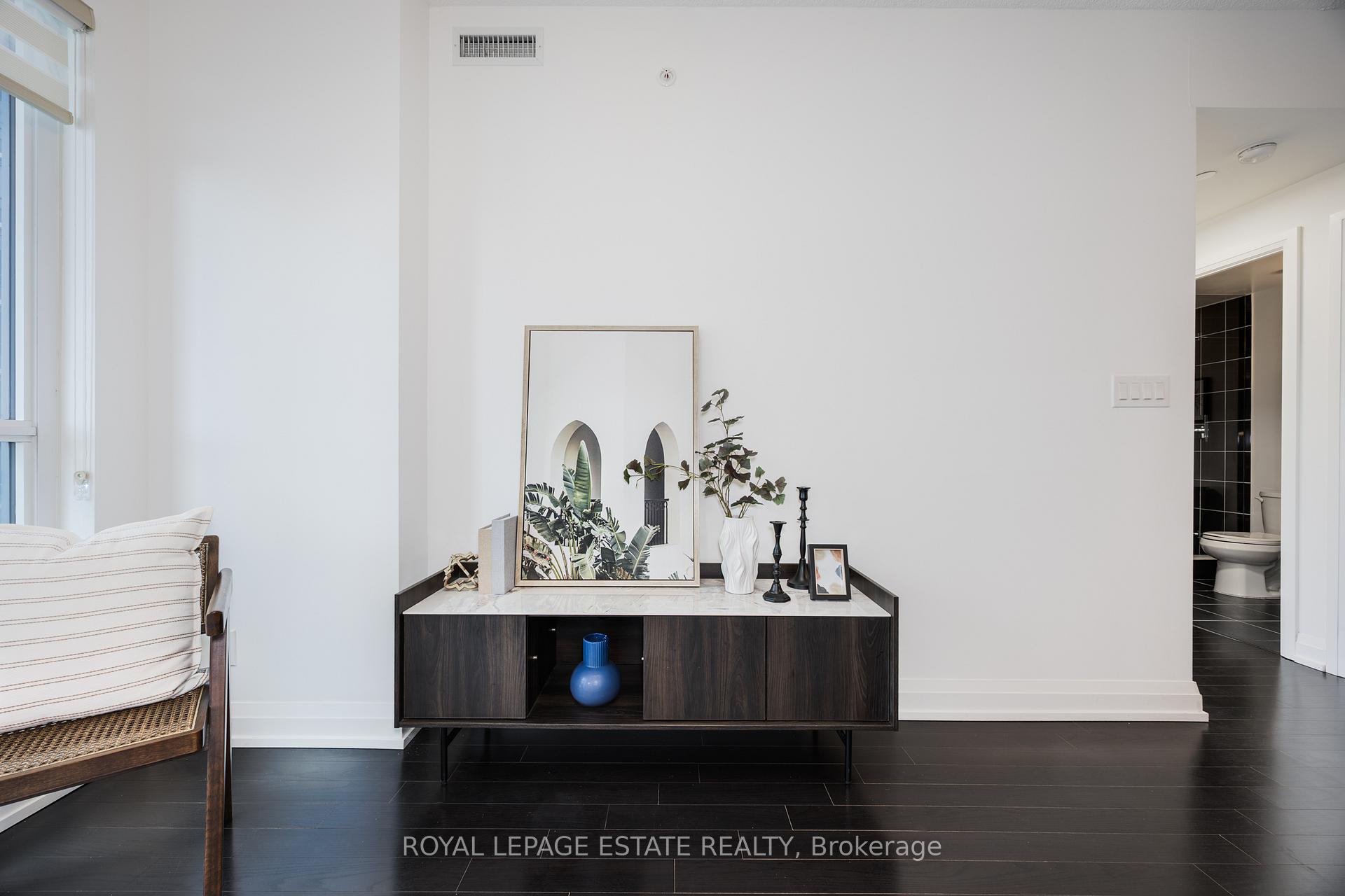 Photo 6 of Unit 439, 7171 Yonge Street, Markham, Thornhill — HOMEH