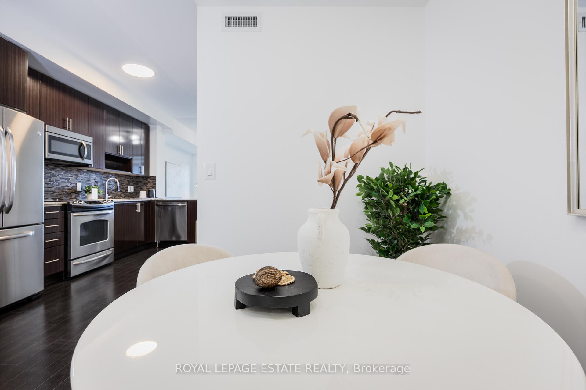 Photo 11 of Unit 439, 7171 Yonge Street, Markham, Thornhill — HOMEH