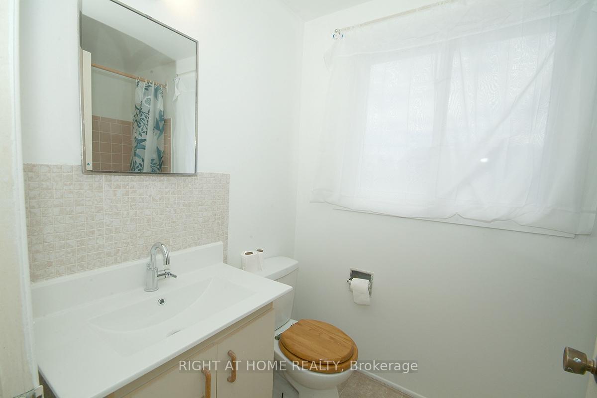 Photo 9 of Unit L, 1466 Heatherington Road, Ottawa, Heron Gate/Industrial Park — HOMEH