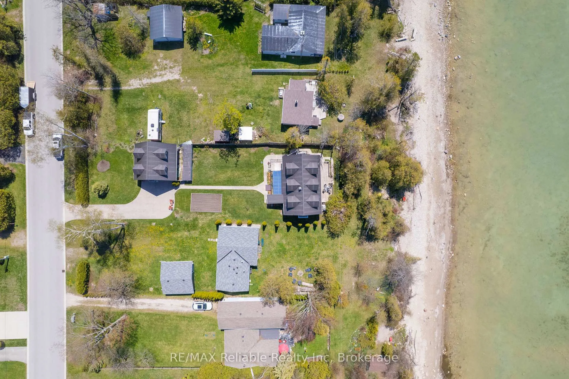 Photo 3 of 185 Huron Road, Huron-Kinloss — HOMEH