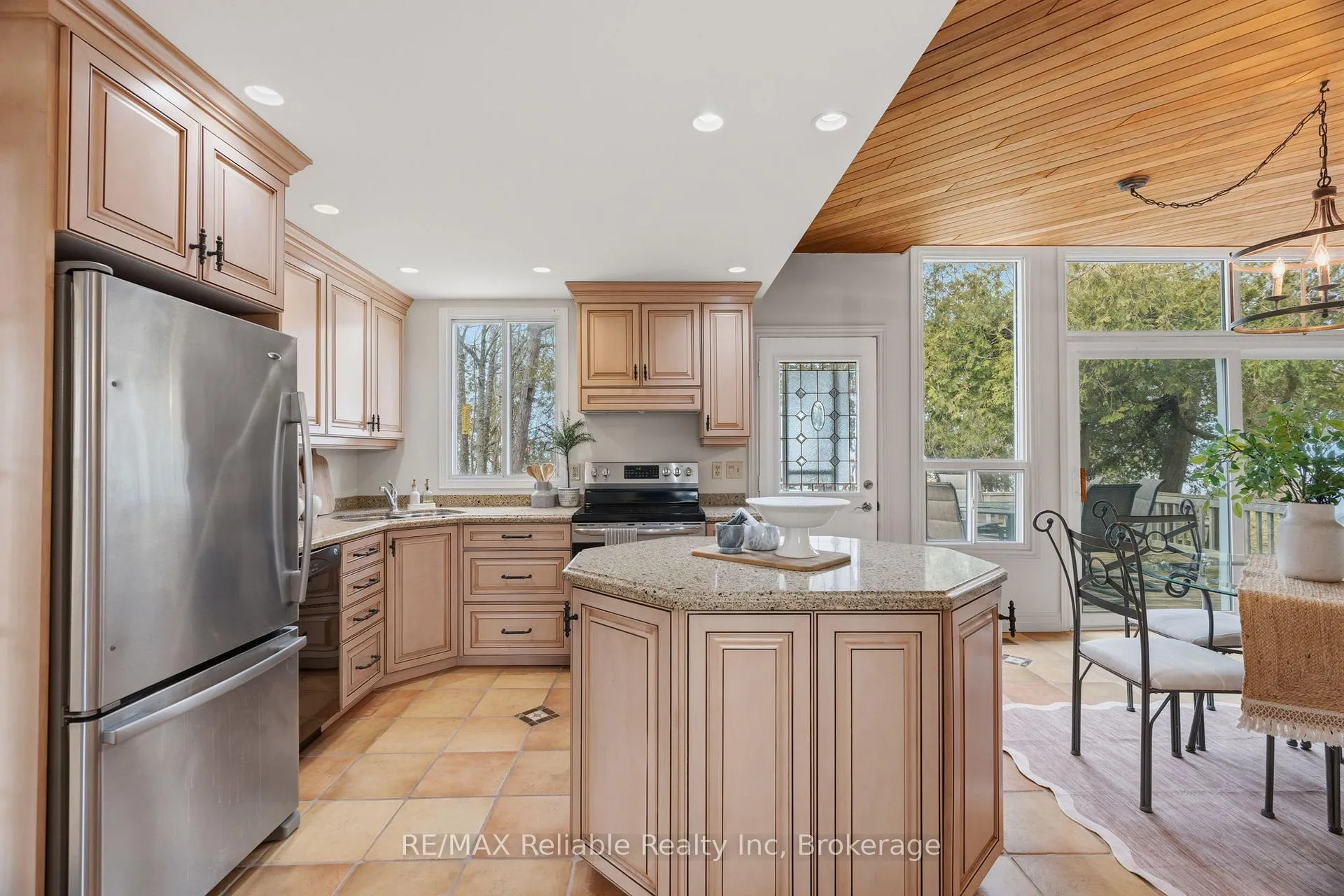 Photo 12 of 185 Huron Road, Huron-Kinloss — HOMEH