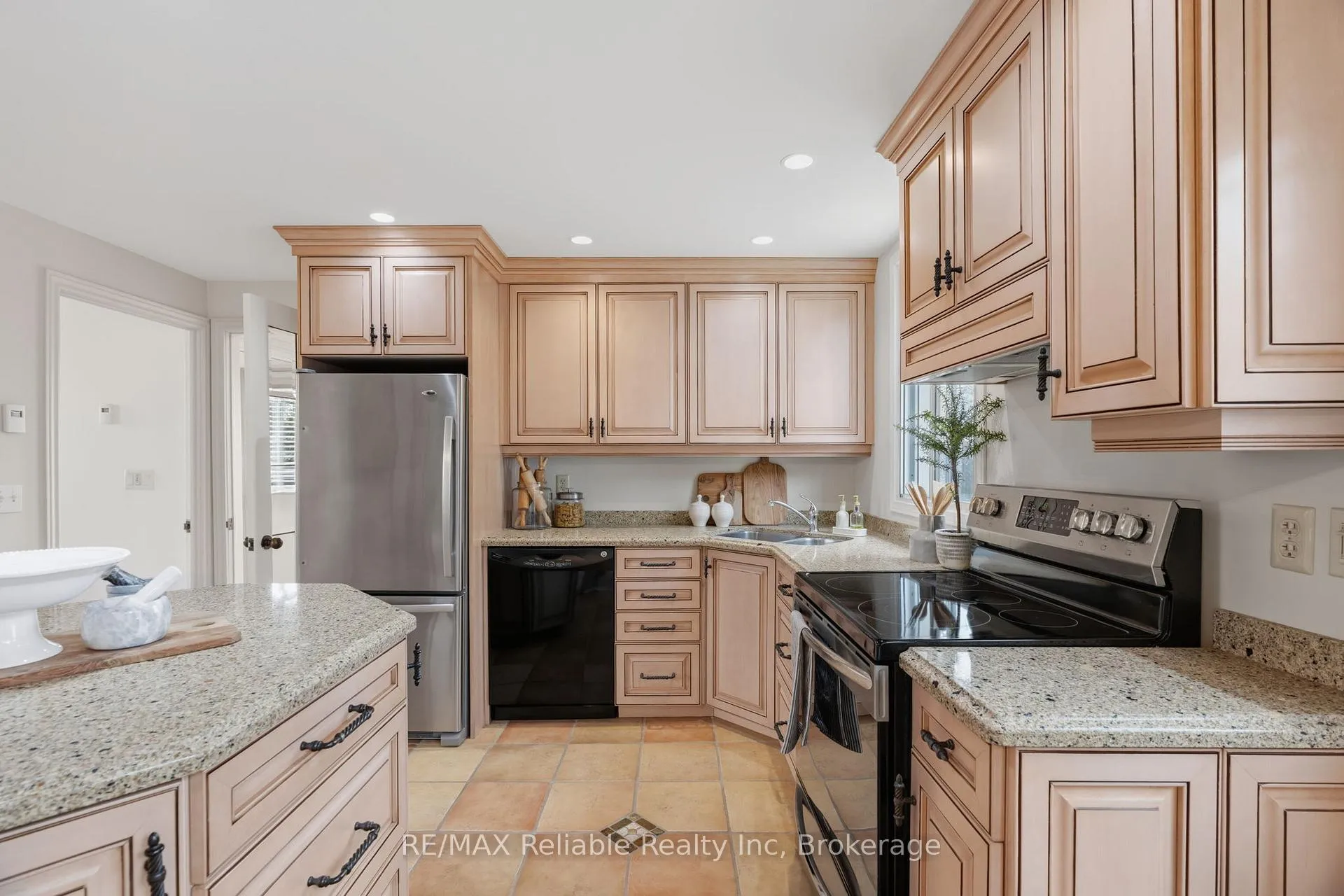 Photo 13 of 185 Huron Road, Huron-Kinloss — HOMEH