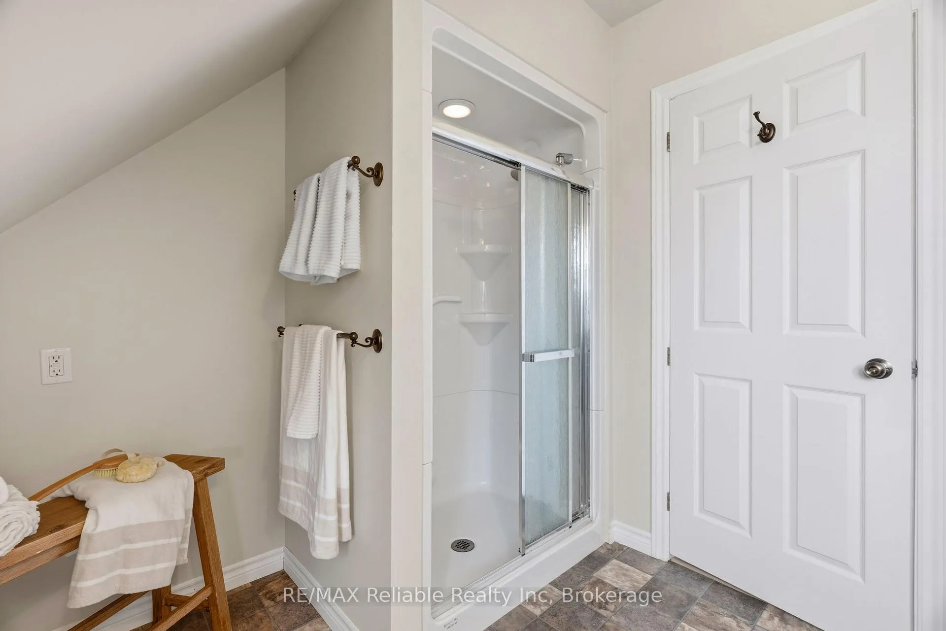 Photo 33 of 185 Huron Road, Huron-Kinloss — HOMEH