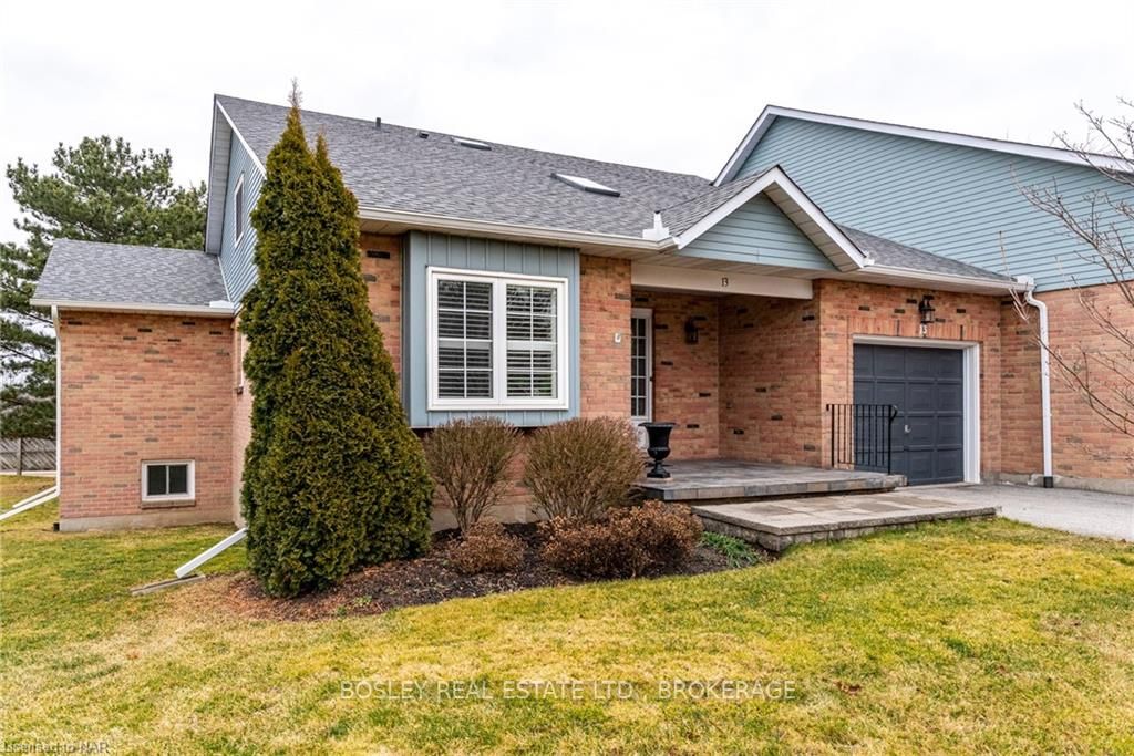 Photo 3 of Unit 13, 10 Elderwood Drive, St. Catharines, Grapeview — HOMEH