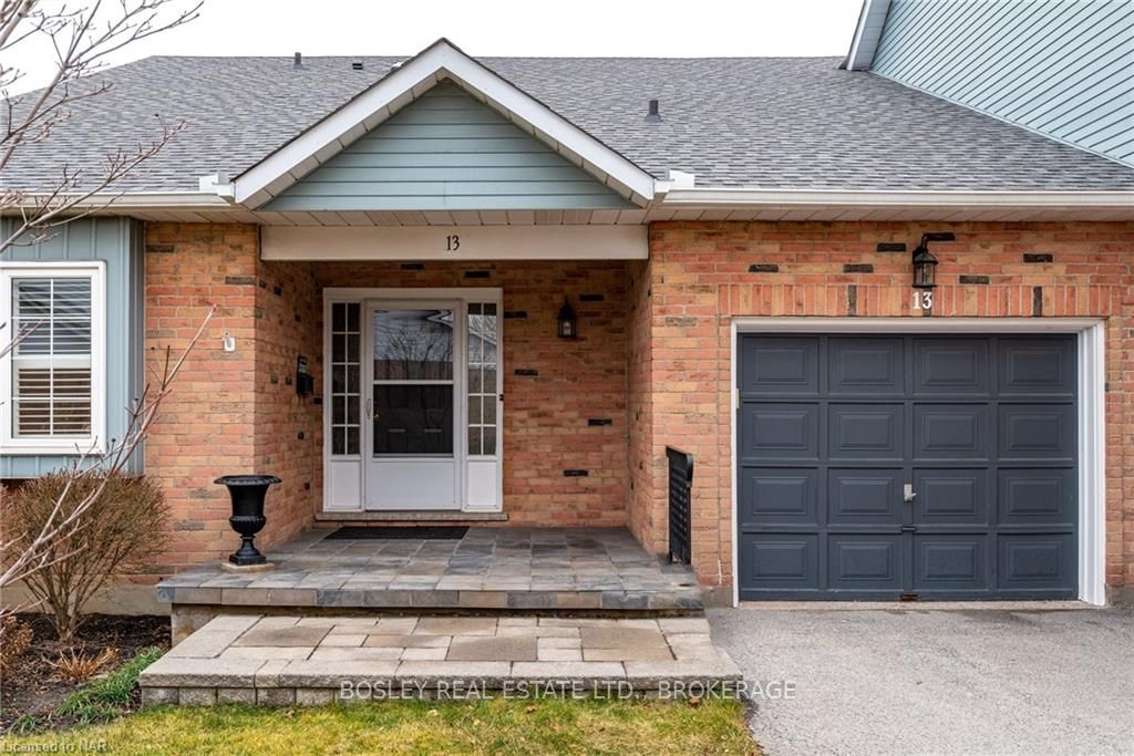 Photo 4 of Unit 13, 10 Elderwood Drive, St. Catharines, Grapeview — HOMEH