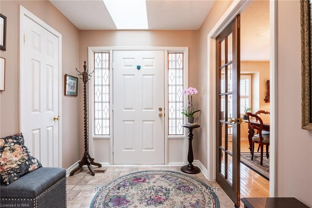 Photo 5 of Unit 13, 10 Elderwood Drive, St. Catharines, Grapeview — HOMEH