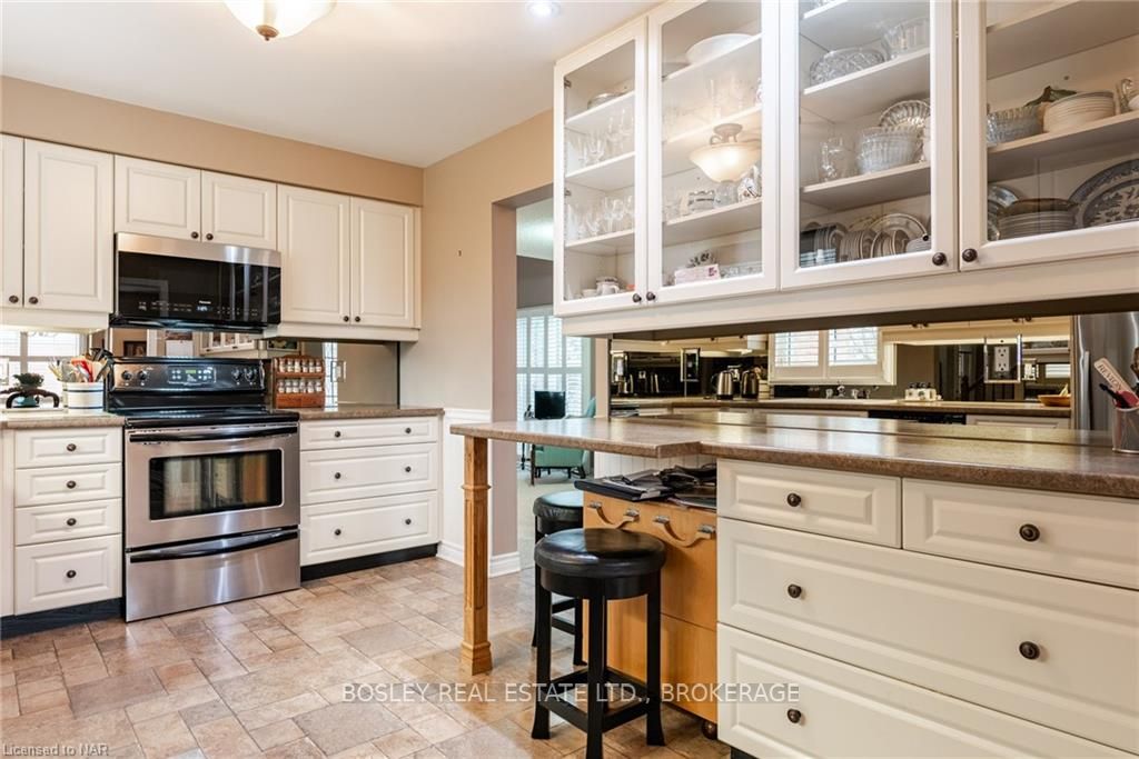 Photo 10 of Unit 13, 10 Elderwood Drive, St. Catharines, Grapeview — HOMEH