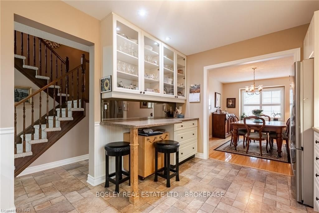 Photo 11 of Unit 13, 10 Elderwood Drive, St. Catharines, Grapeview — HOMEH