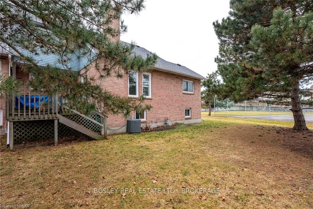 Photo 36 of Unit 13, 10 Elderwood Drive, St. Catharines, Grapeview — HOMEH