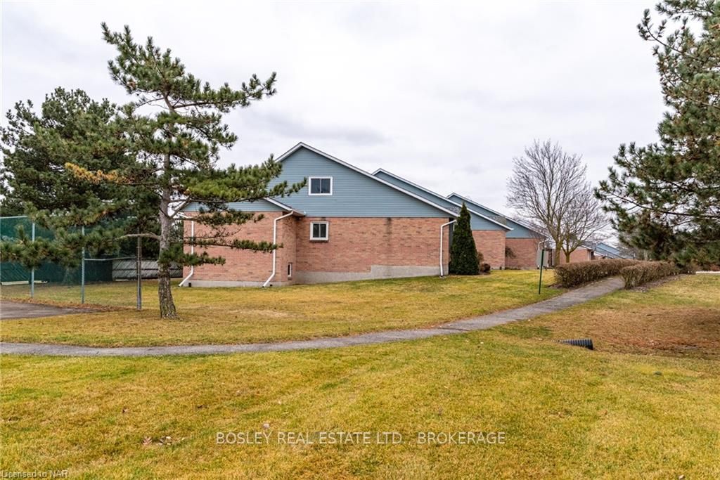 Photo 38 of Unit 13, 10 Elderwood Drive, St. Catharines, Grapeview — HOMEH