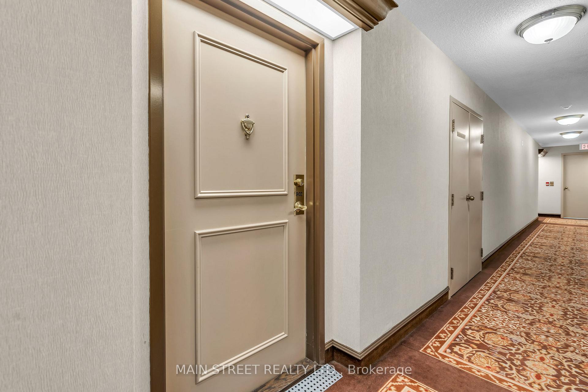 Photo 4 of Unit 902, 270 Davis Drive, Newmarket, Central Newmarket — HOMEH