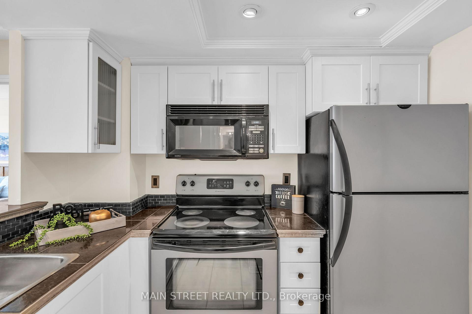 Photo 10 of Unit 902, 270 Davis Drive, Newmarket, Central Newmarket — HOMEH