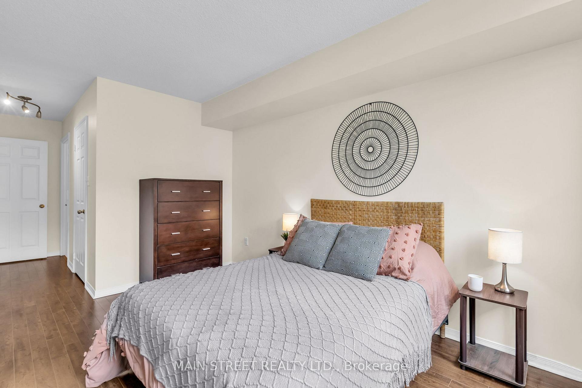 Photo 12 of Unit 902, 270 Davis Drive, Newmarket, Central Newmarket — HOMEH
