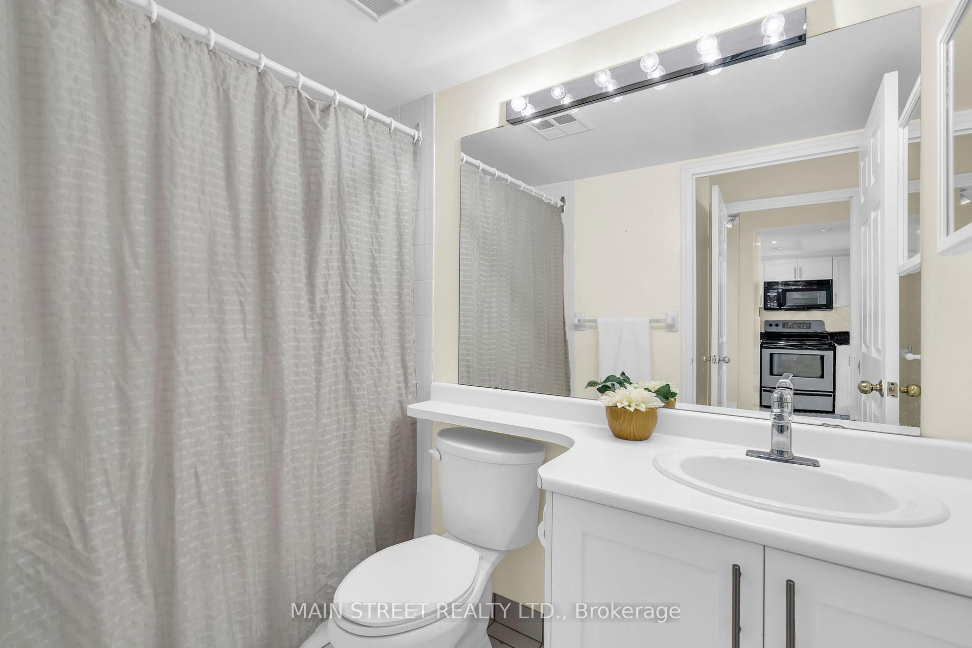 Photo 14 of Unit 902, 270 Davis Drive, Newmarket, Central Newmarket — HOMEH