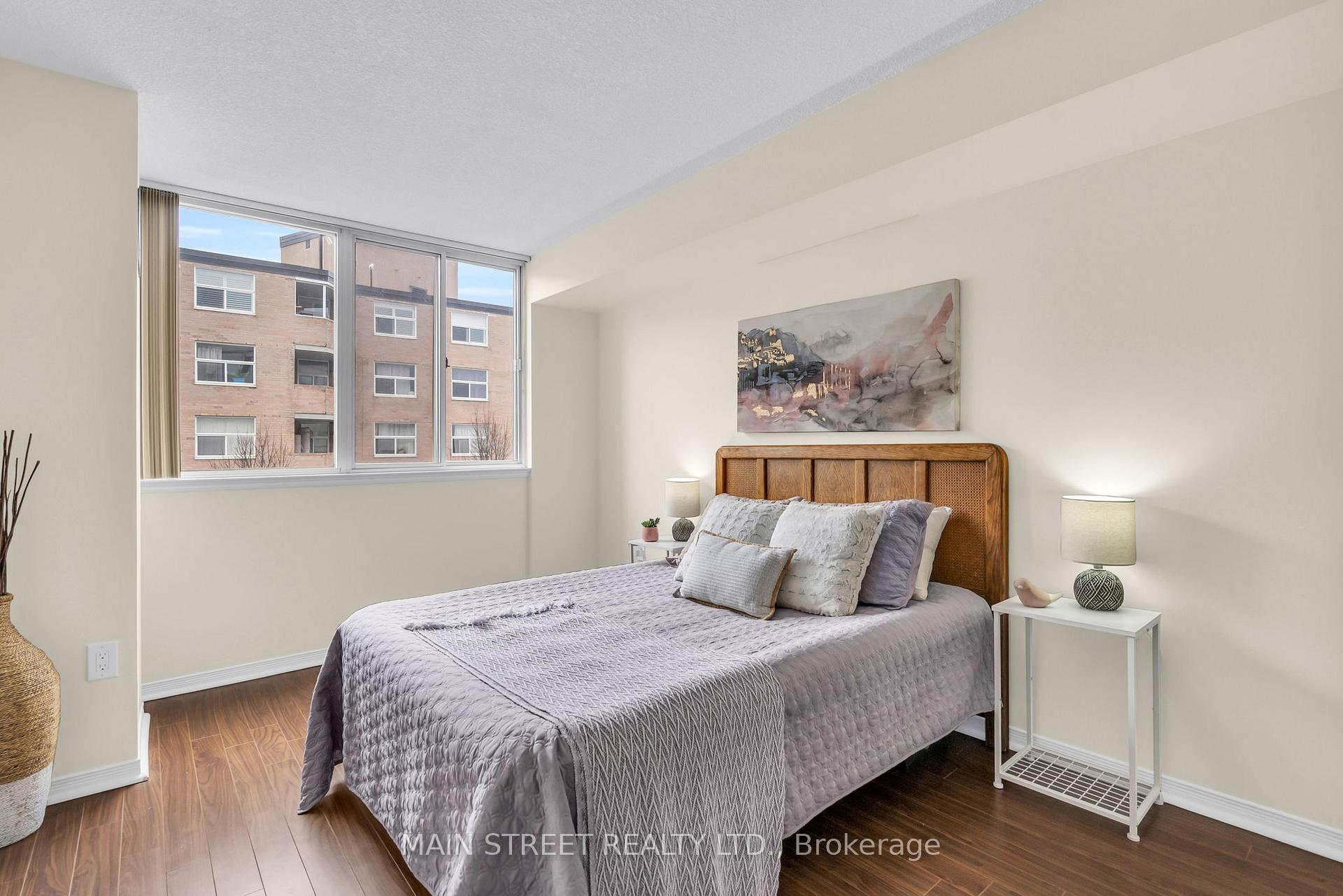 Photo 15 of Unit 902, 270 Davis Drive, Newmarket, Central Newmarket — HOMEH