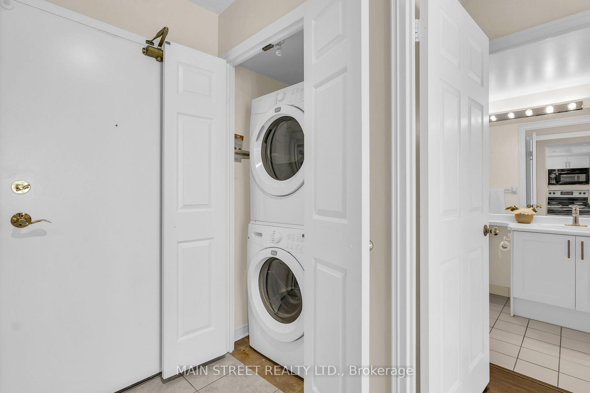 Photo 18 of Unit 902, 270 Davis Drive, Newmarket, Central Newmarket — HOMEH
