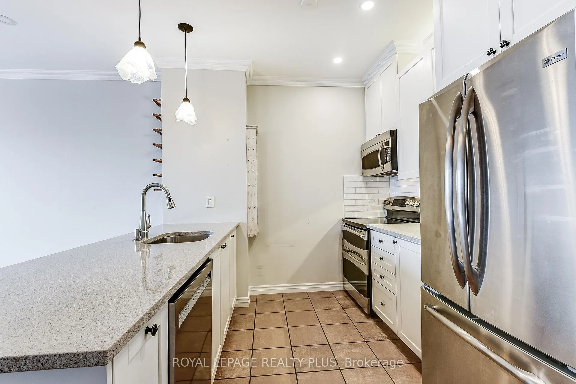 Photo 10 of Unit 715, 980 Yonge Street, Toronto, The Annex — HOMEH