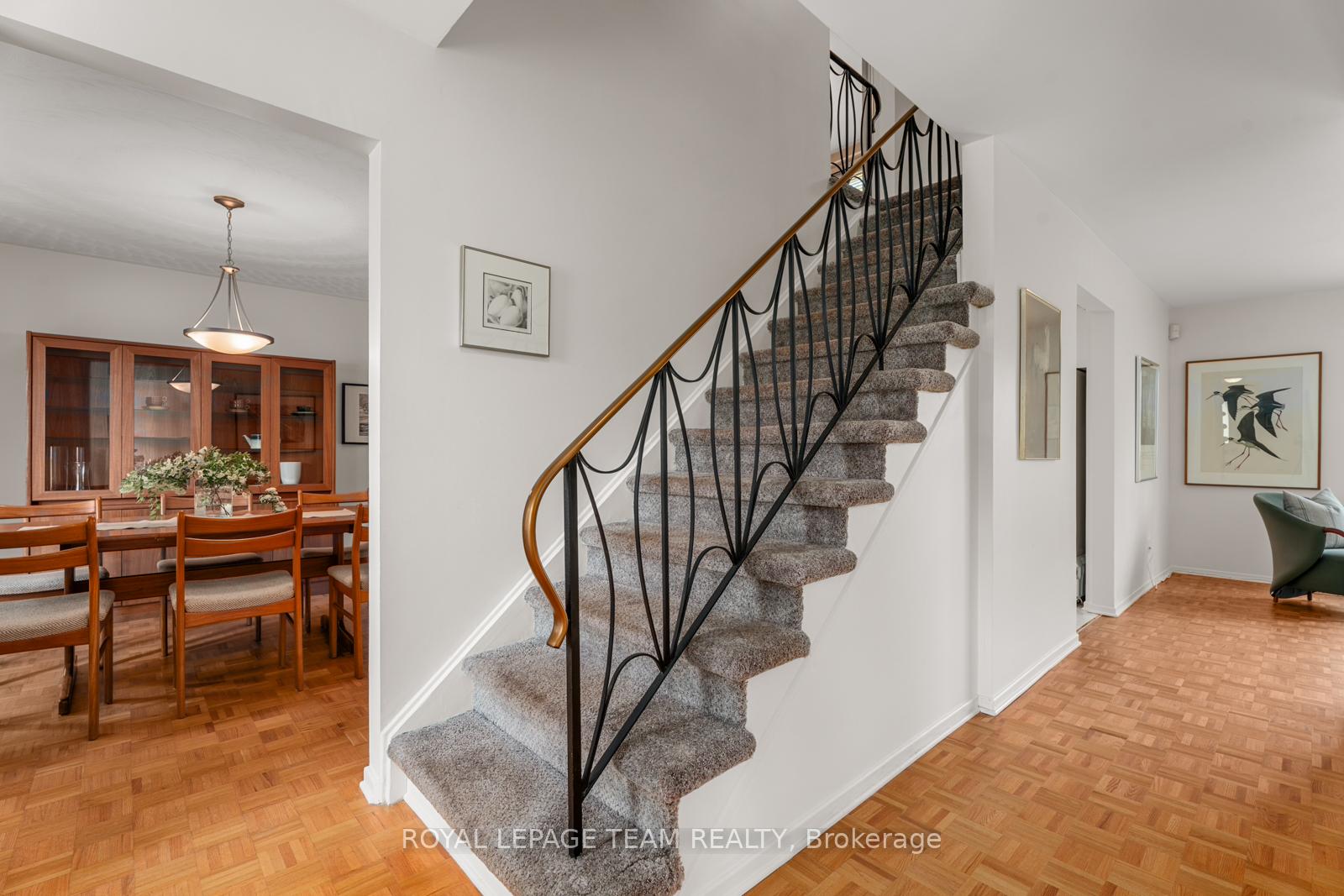 Photo 20 of 37 Amberwood Crescent, Ottawa, Pineglen/Country Place — HOMEH