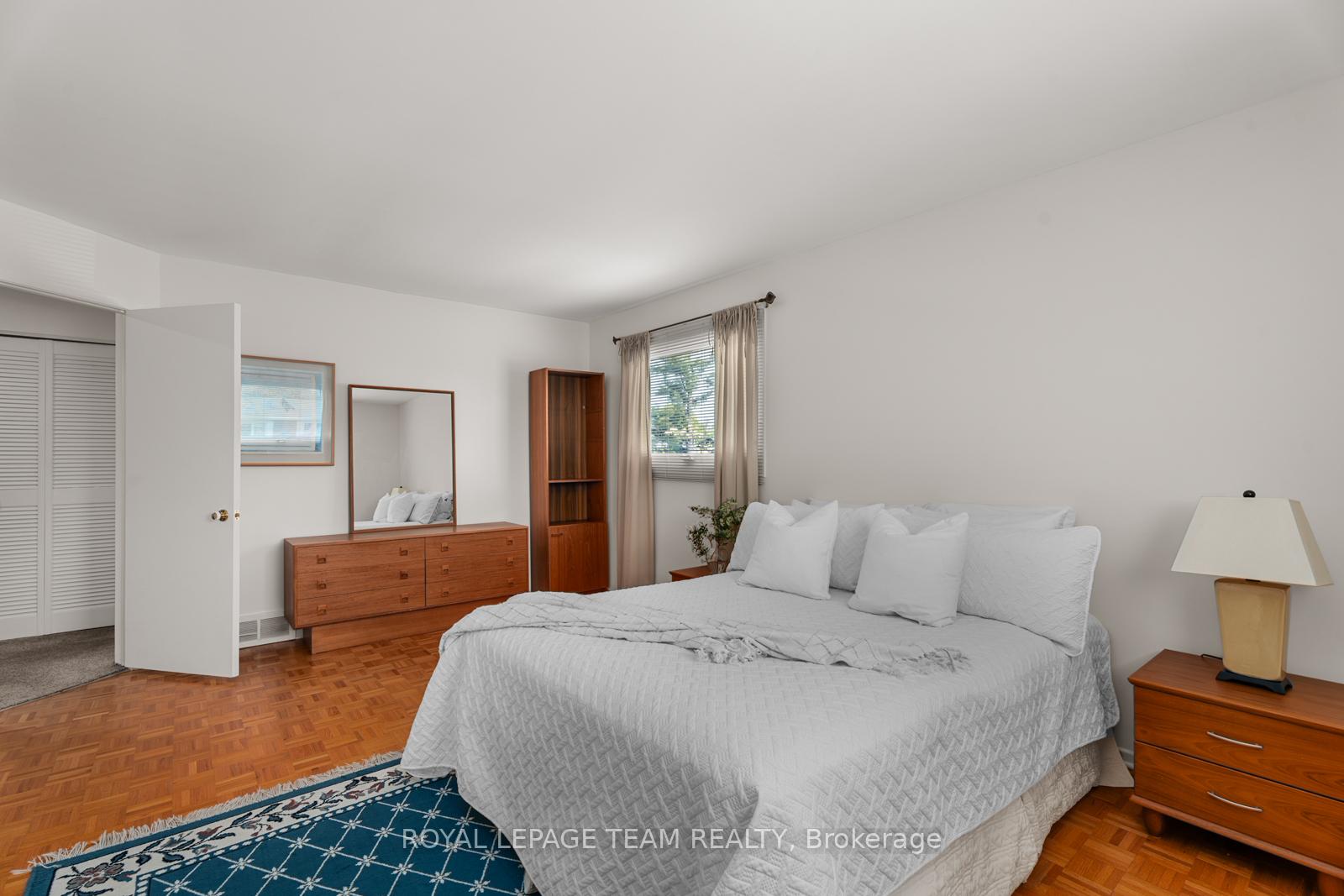 Photo 21 of 37 Amberwood Crescent, Ottawa, Pineglen/Country Place — HOMEH