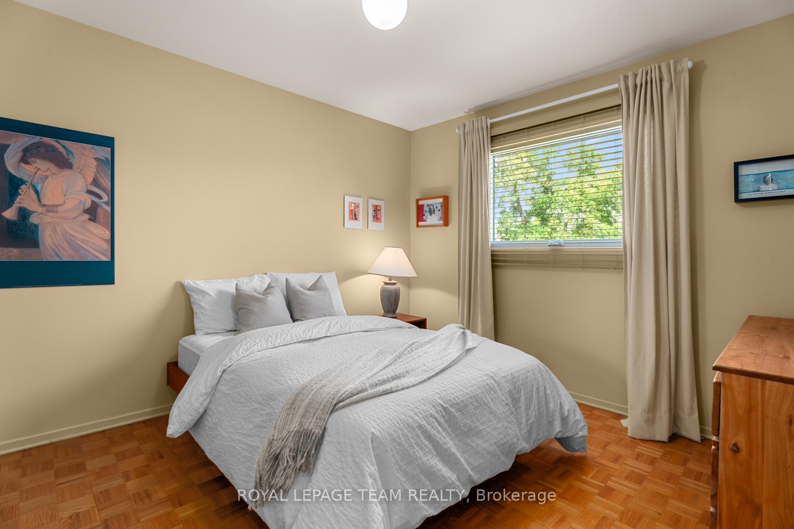 Photo 27 of 37 Amberwood Crescent, Ottawa, Pineglen/Country Place — HOMEH