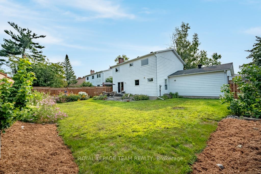 Photo 38 of 37 Amberwood Crescent, Ottawa, Pineglen/Country Place — HOMEH