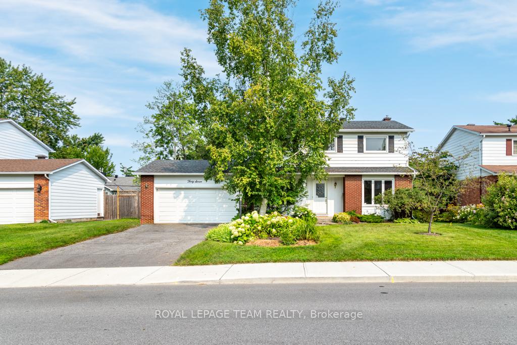 Photo 36 of 37 Amberwood Crescent, Ottawa, Pineglen/Country Place — HOMEH