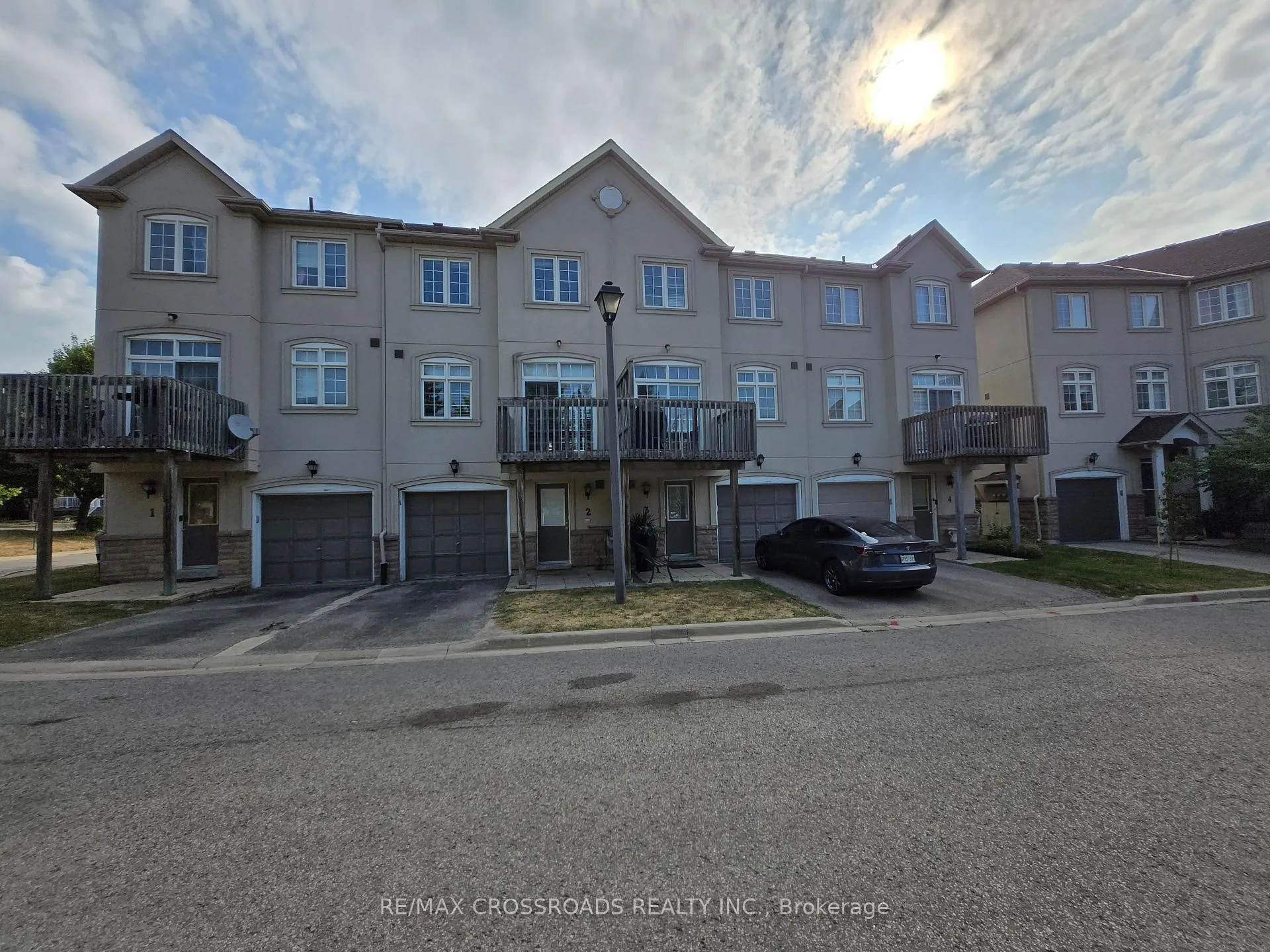 Photo 1 of Unit 2, 10 Post Oak Drive, Richmond Hill, Jefferson — HOMEH