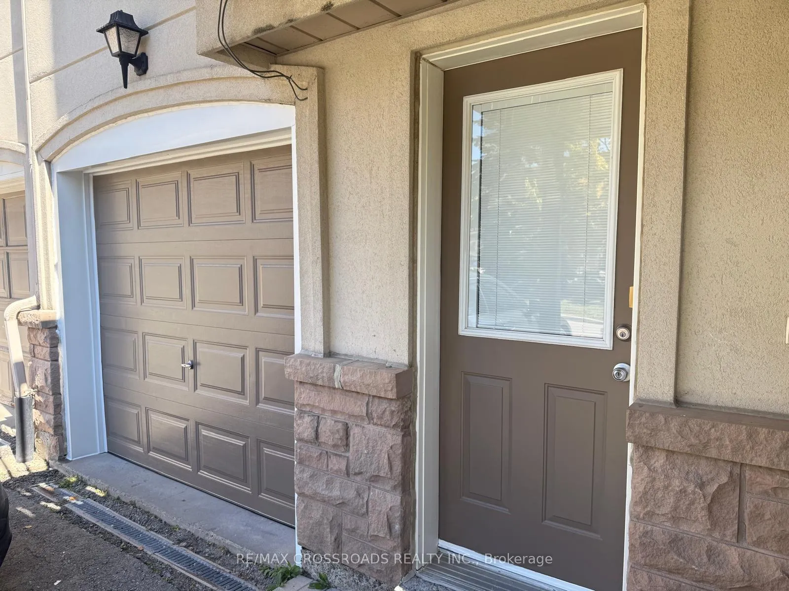 Photo 3 of Unit 2, 10 Post Oak Drive, Richmond Hill, Jefferson — HOMEH