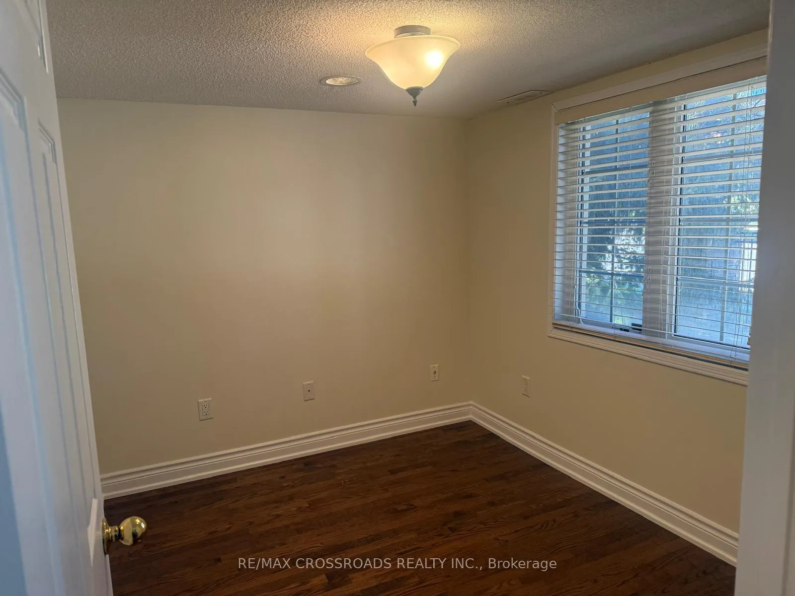 Photo 5 of Unit 2, 10 Post Oak Drive, Richmond Hill, Jefferson — HOMEH