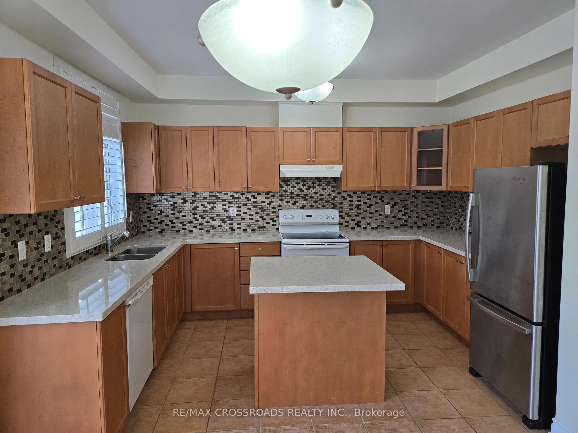 Photo 7 of Unit 2, 10 Post Oak Drive, Richmond Hill, Jefferson — HOMEH