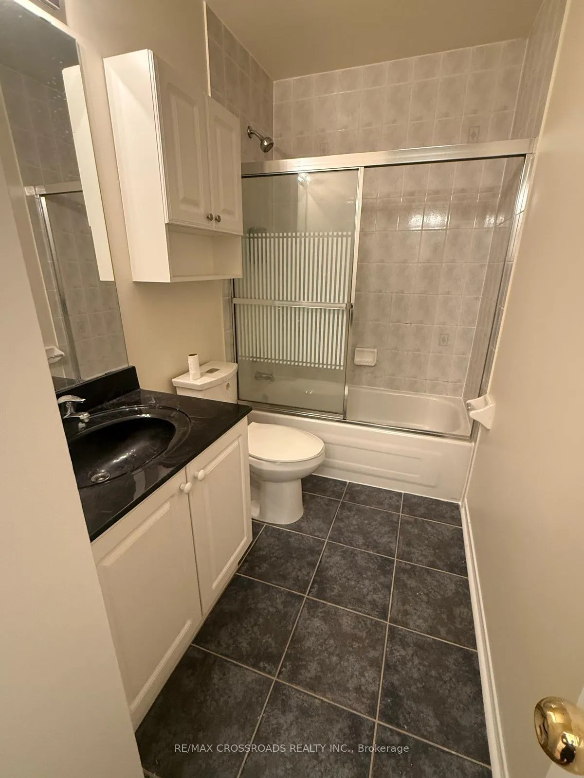 Photo 10 of Unit 2, 10 Post Oak Drive, Richmond Hill, Jefferson — HOMEH