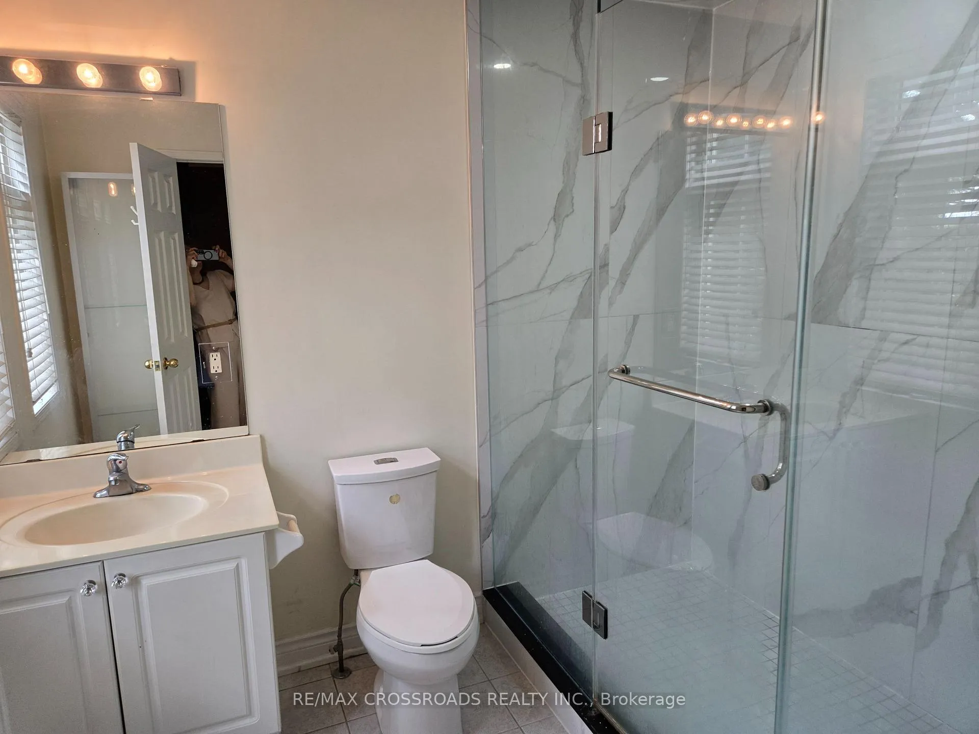 Photo 12 of Unit 2, 10 Post Oak Drive, Richmond Hill, Jefferson — HOMEH