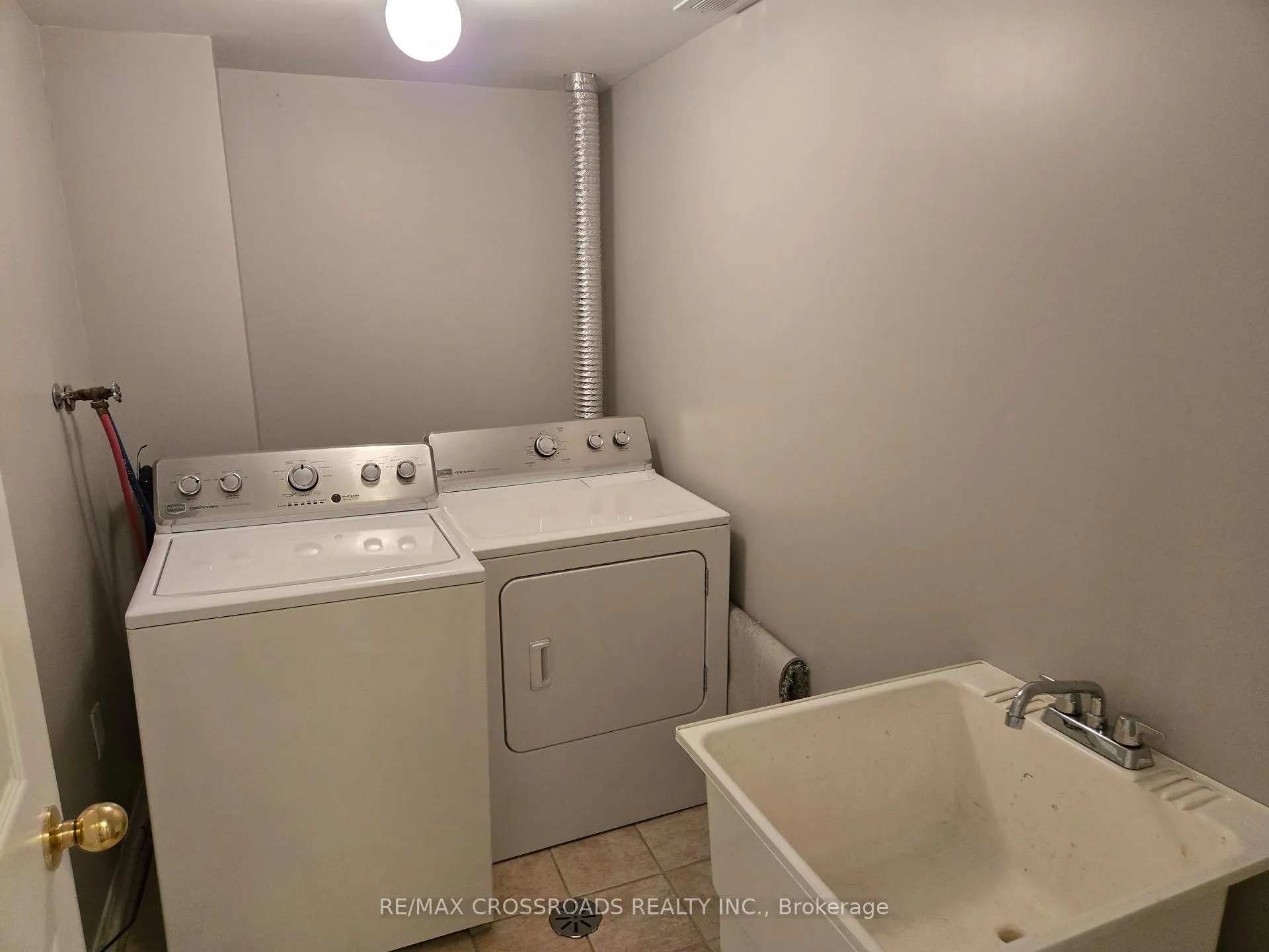 Photo 17 of Unit 2, 10 Post Oak Drive, Richmond Hill, Jefferson — HOMEH