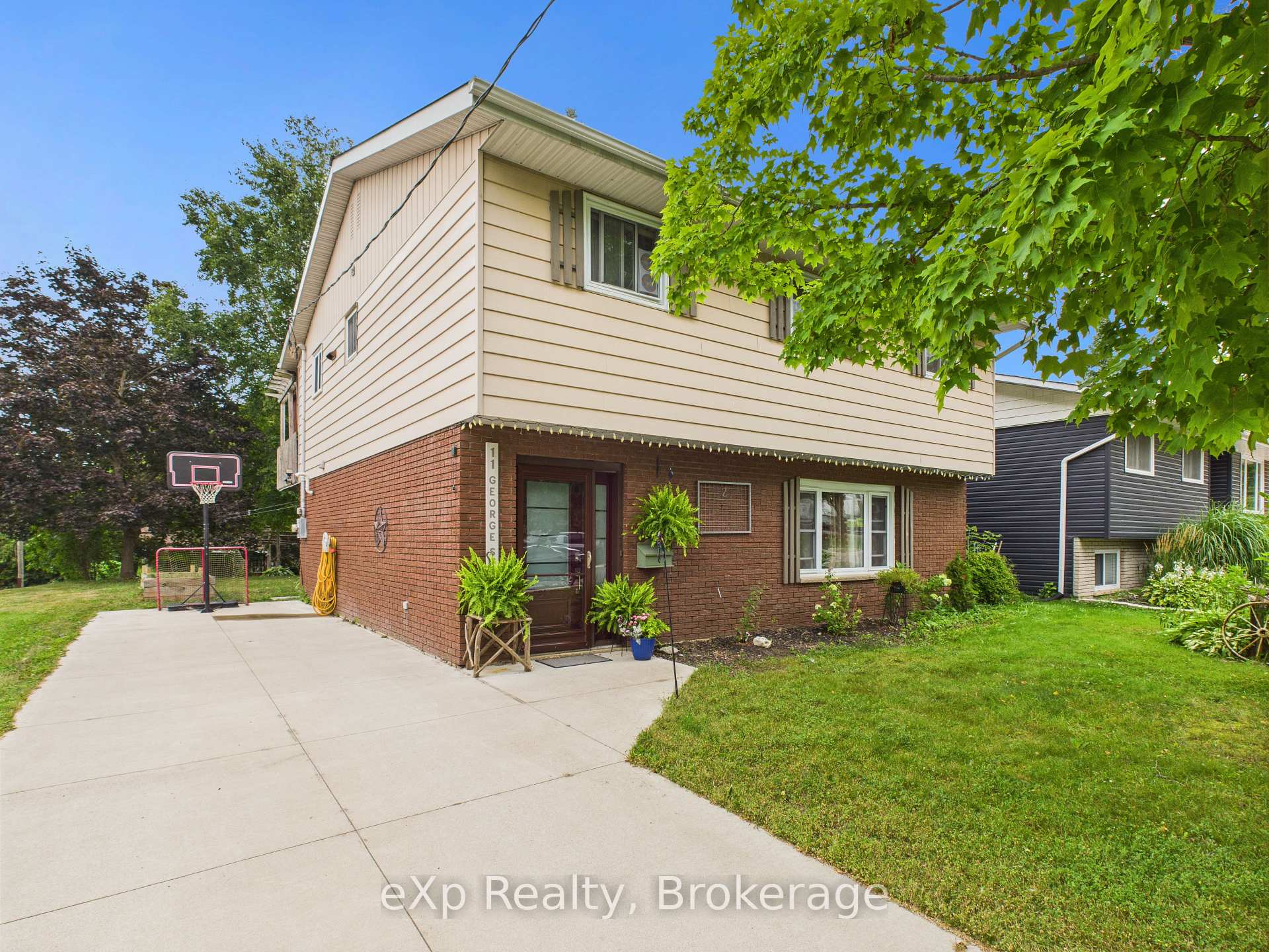 Photo 1 of 11 George Street, Brockton — HOMEH