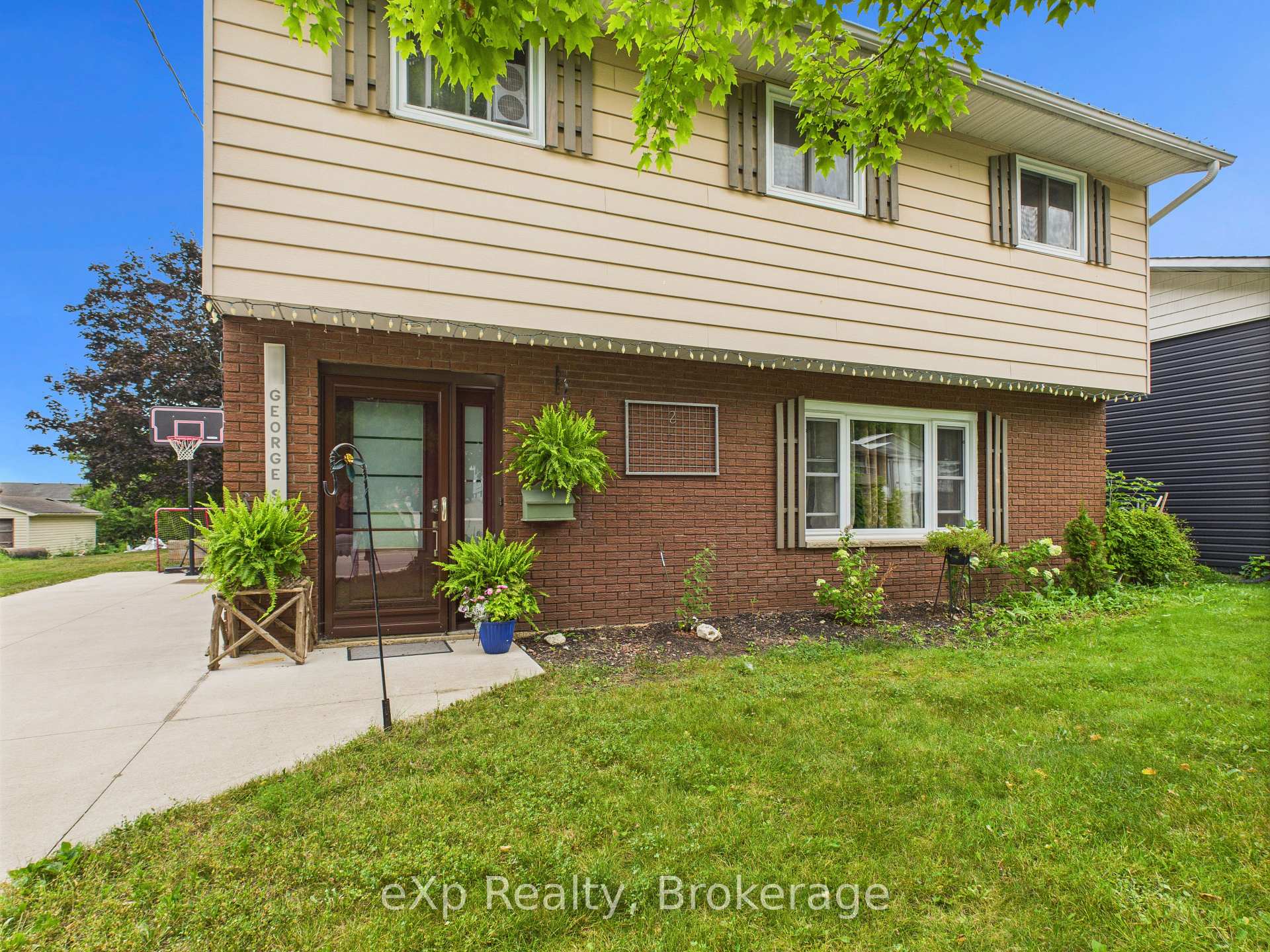 Photo 2 of 11 George Street, Brockton — HOMEH