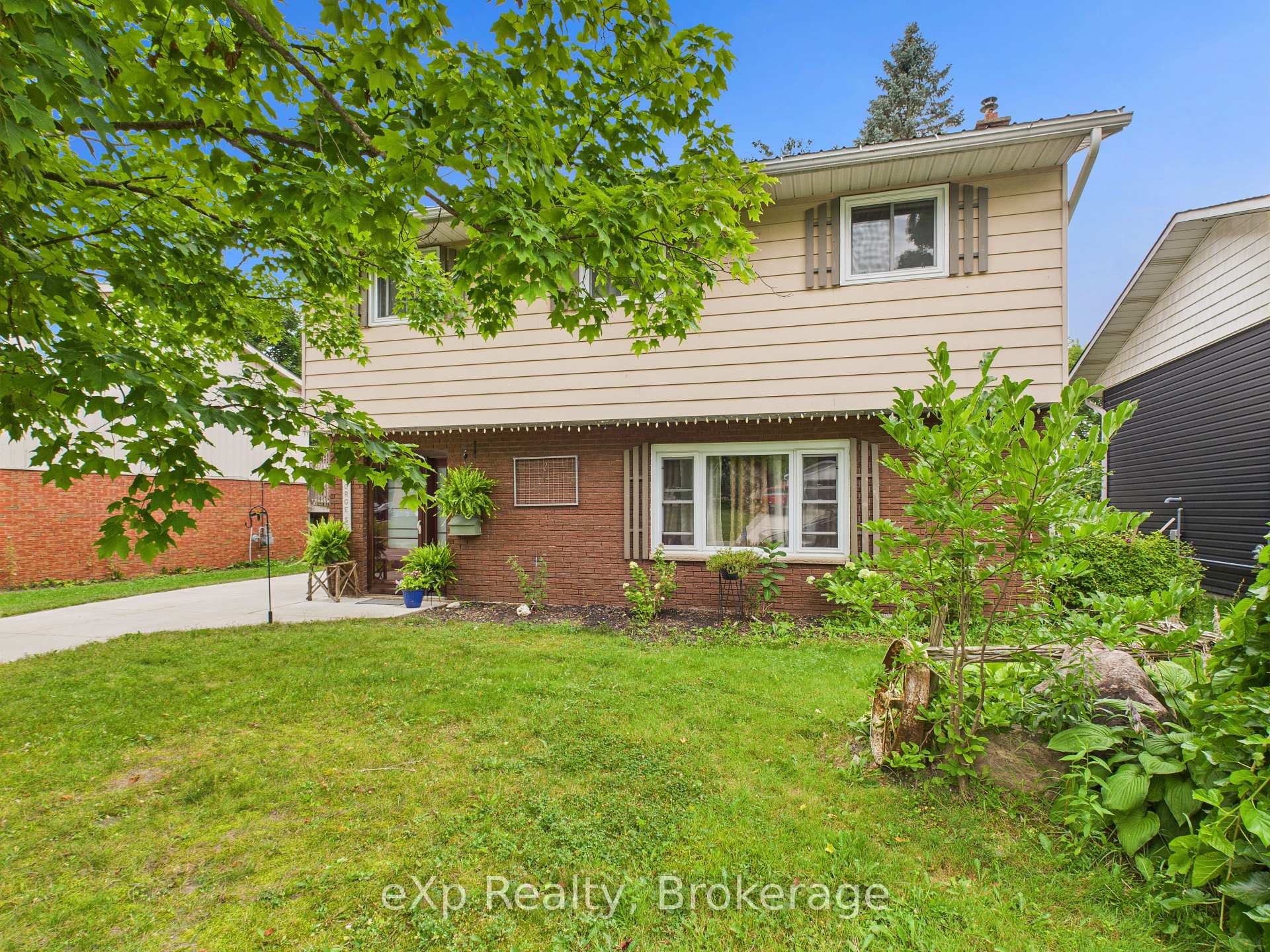 Photo 3 of 11 George Street, Brockton — HOMEH
