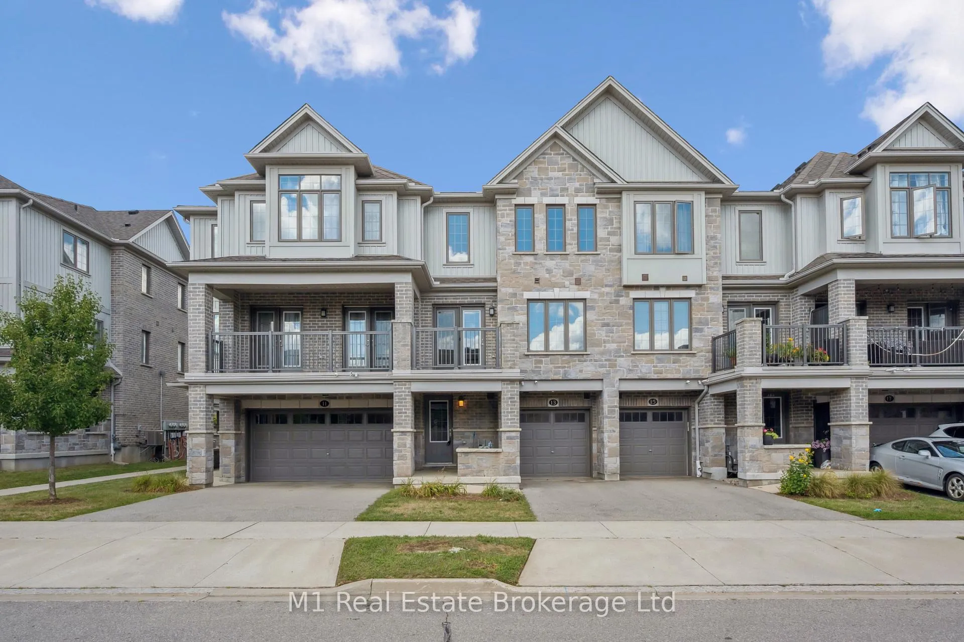 Front of 13 Meadowridge Street