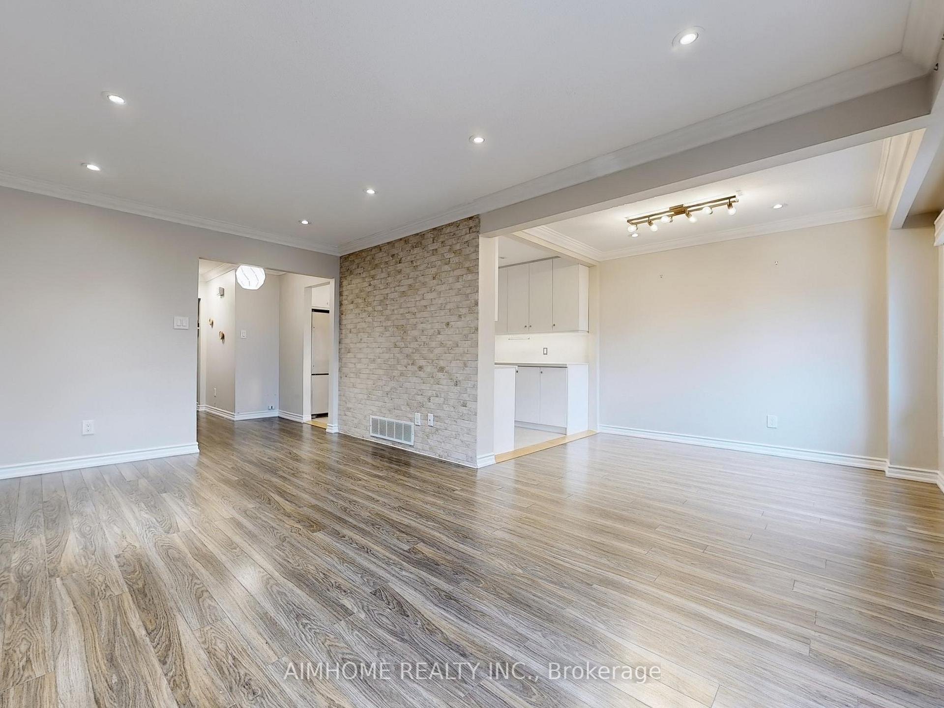 Photo 7 of Unit 11, 85 Baif Boulevard, Richmond Hill, North Richvale — HOMEH