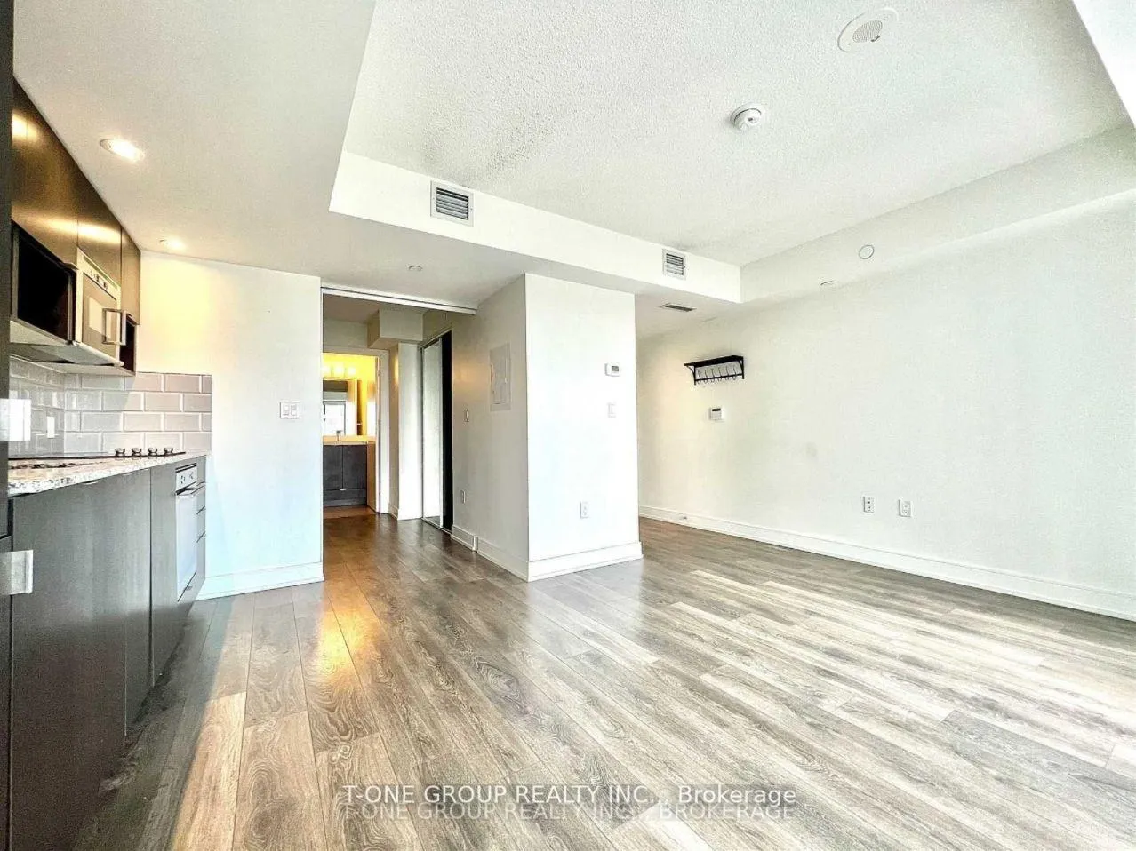 Photo 5 of Unit 1106, 89 Mcgill Street, Toronto, Church-Yonge Corridor — HOMEH