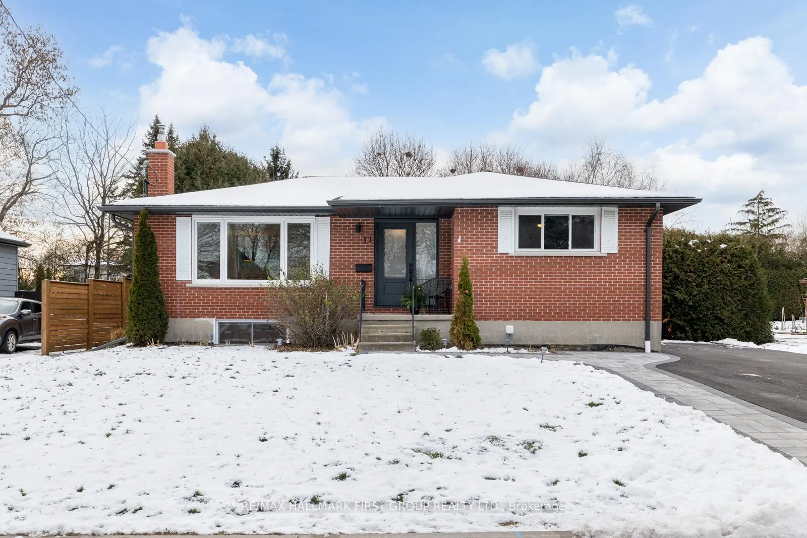 Photo 1 of 12 Lambs Lane, Clarington, Bowmanville — HOMEH