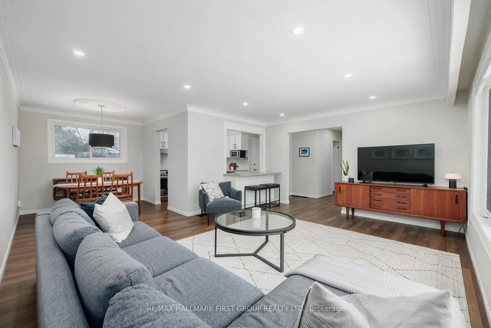 Photo 11 of 12 Lambs Lane, Clarington, Bowmanville — HOMEH