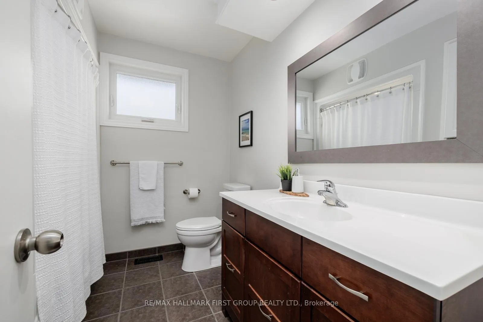 Photo 18 of 12 Lambs Lane, Clarington, Bowmanville — HOMEH