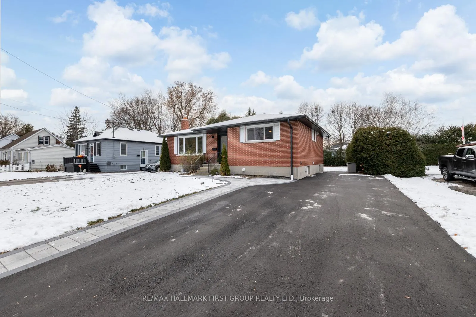 Photo 34 of 12 Lambs Lane, Clarington, Bowmanville — HOMEH