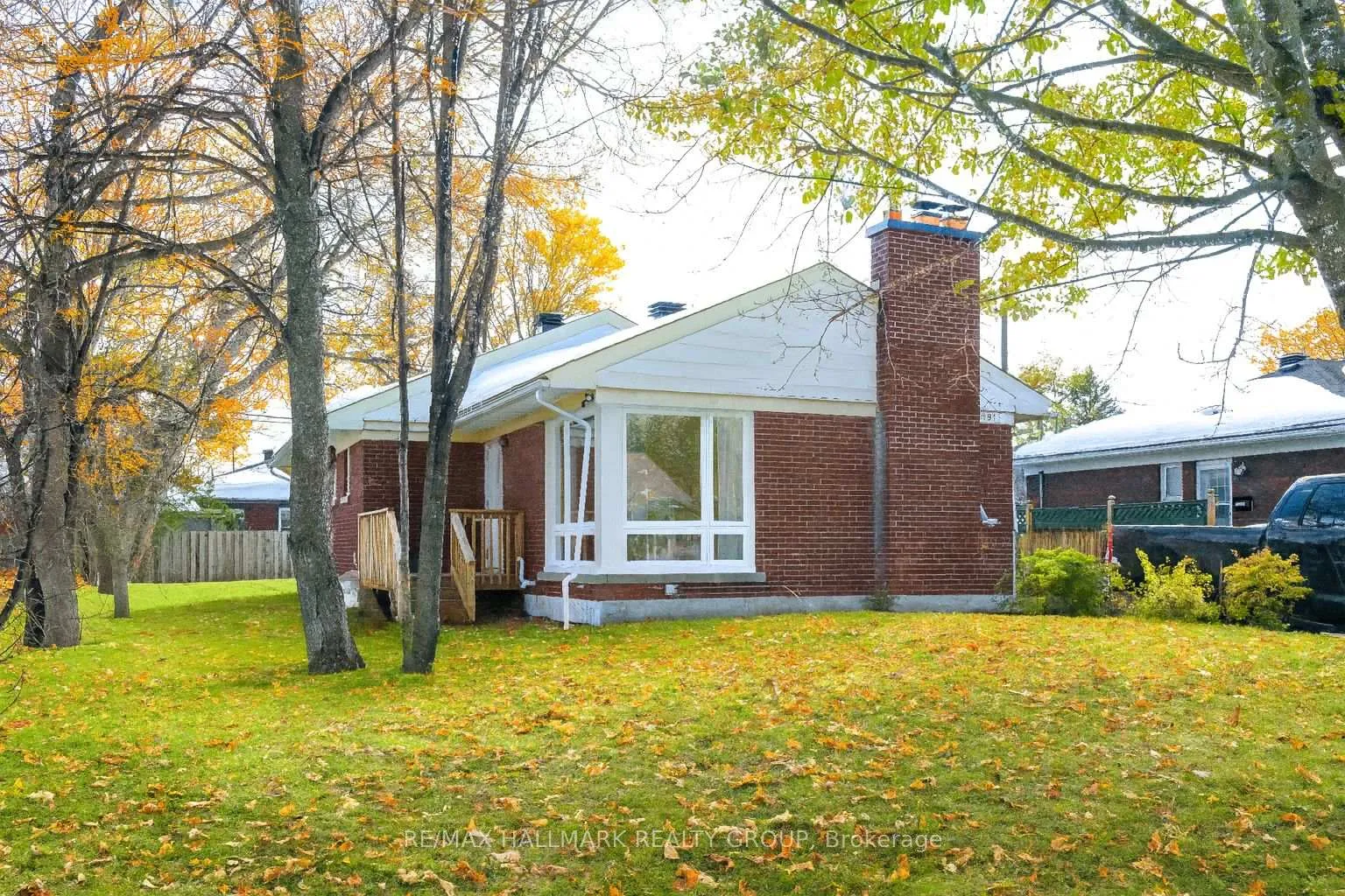 Photo 1 of 1913 Tweed Avenue, Ottawa, Elmvale Acres — HOMEH