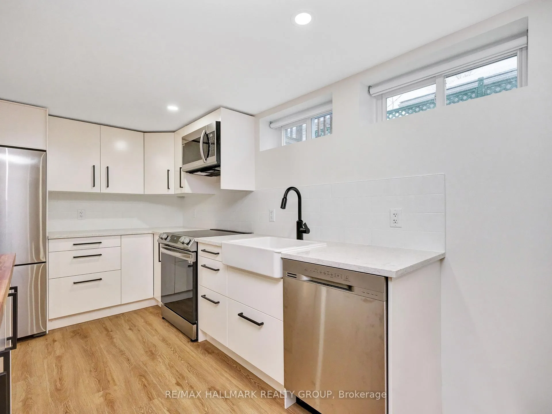 Photo 5 of 1913 Tweed Avenue, Ottawa, Elmvale Acres — HOMEH
