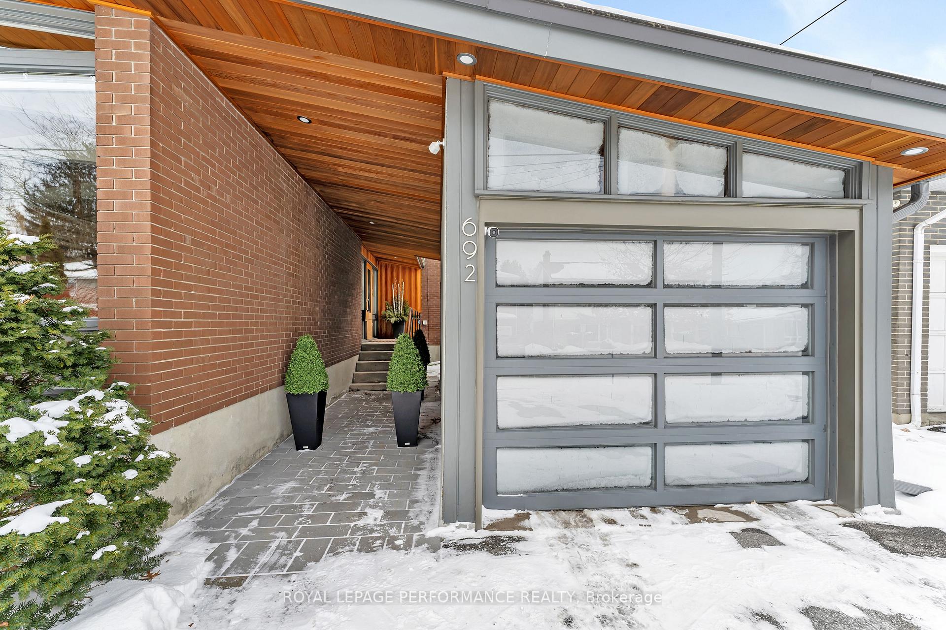 Photo 3 of 692 Highland Avenue, Ottawa, Laurentianview — HOMEH