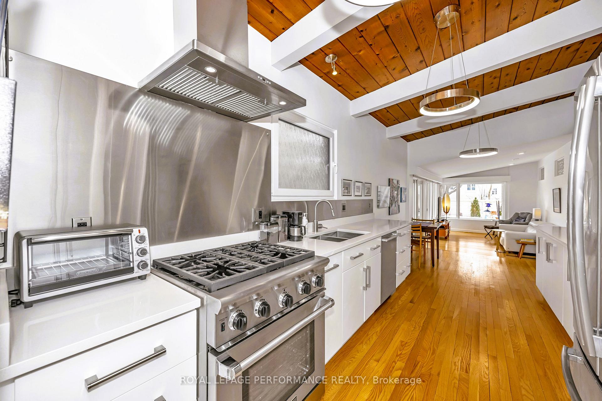 Photo 13 of 692 Highland Avenue, Ottawa, Laurentianview — HOMEH