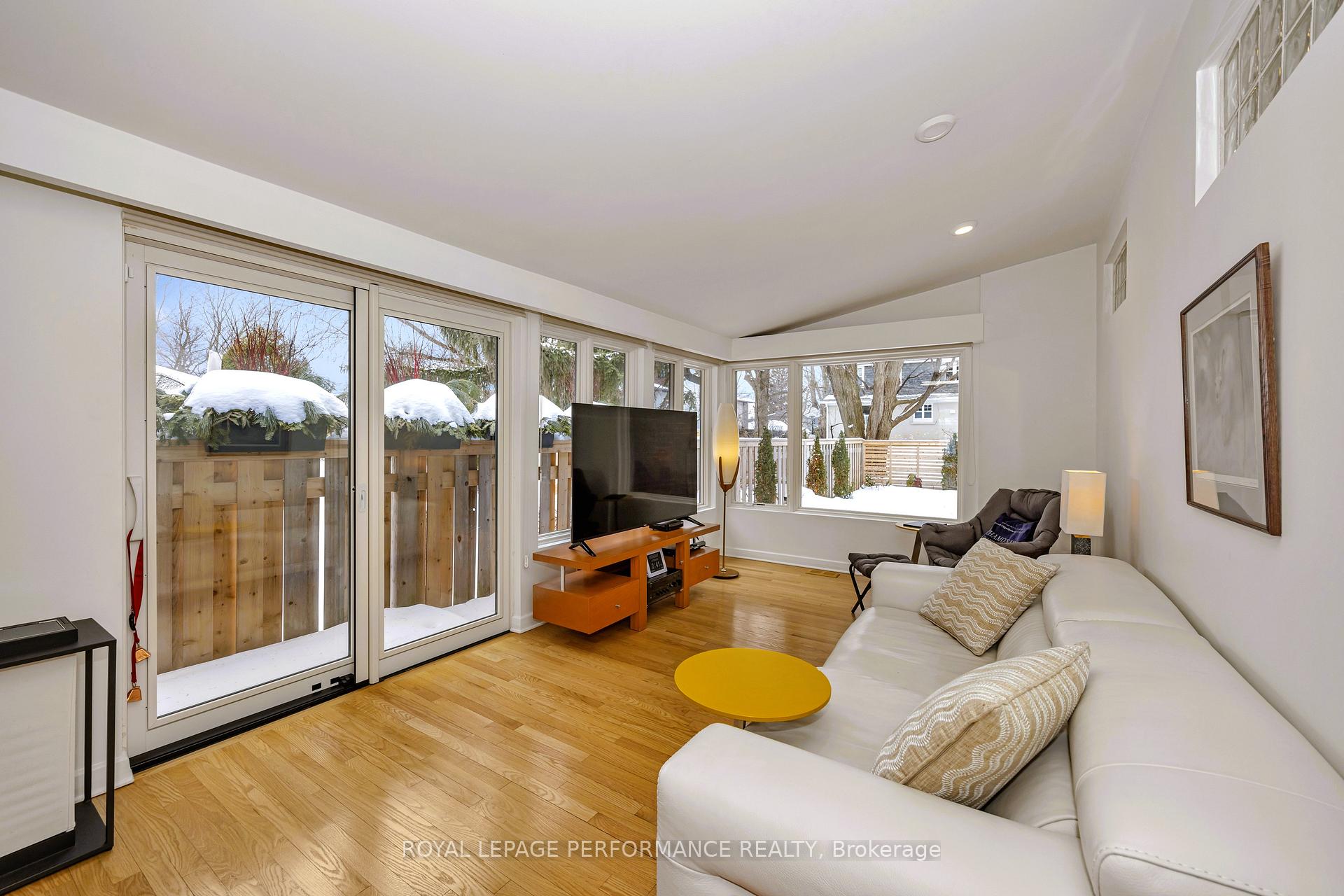Photo 19 of 692 Highland Avenue, Ottawa, Laurentianview — HOMEH